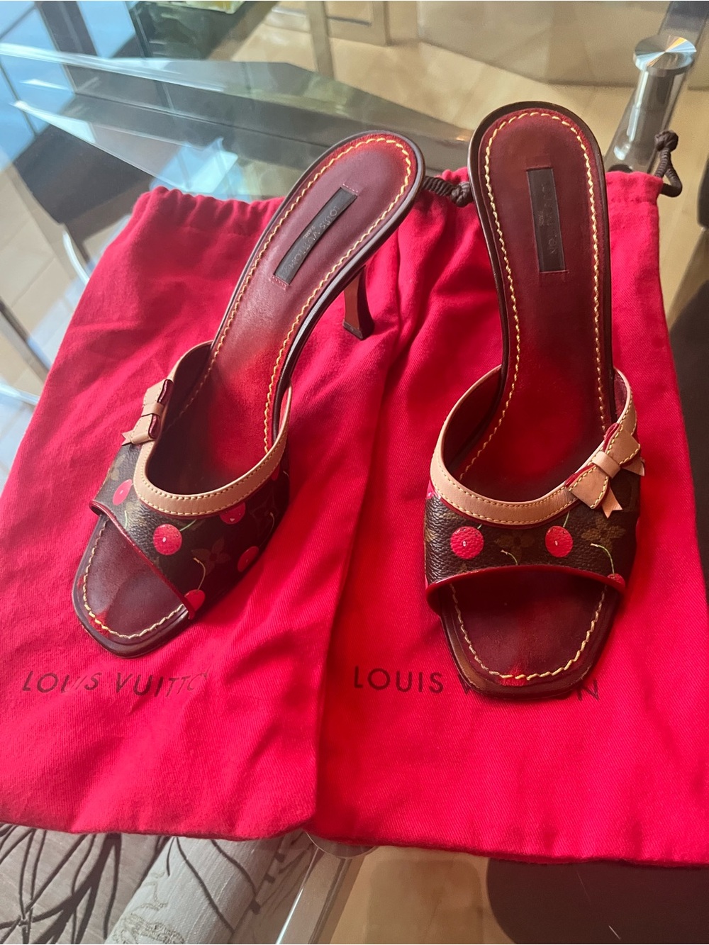 Louis Vuitton Takashi Murakami 🍒 Cherry slides - Picture 11 of 11